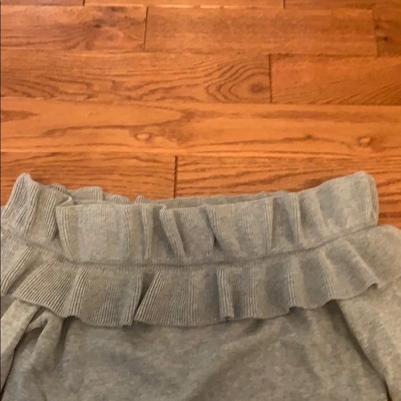 Off the shoulder grey ruffled sweater - Picture 2 of 3
